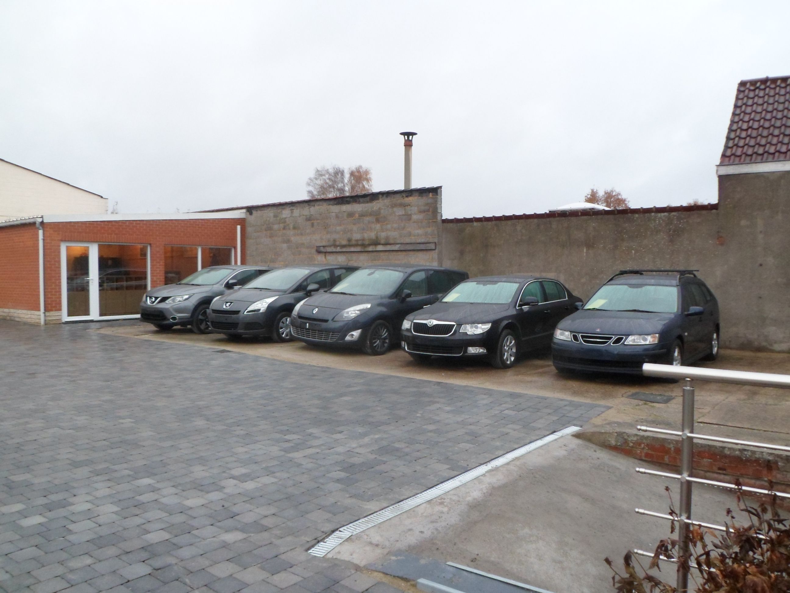 ACTIEVE AUTOGARAGE EN WOONHUIS foto 7