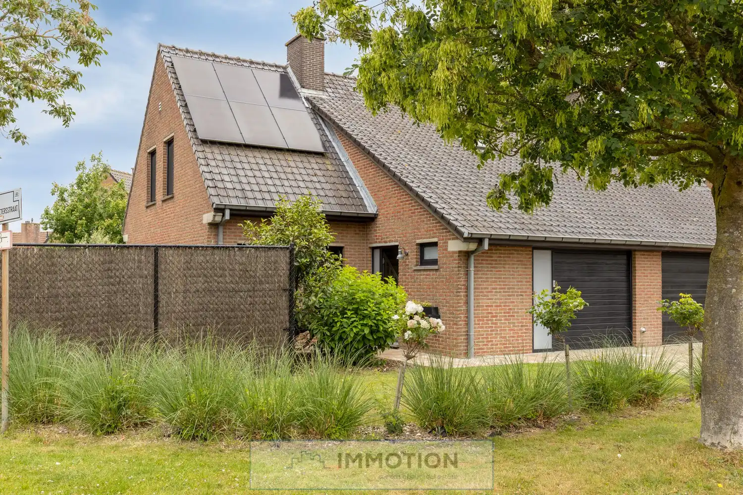 Instapklare gezinswoning met verfijnde afwerking - KIJKDAG op Zaterdag 20 juni van 10u tot 18u - inschrijven via de knop "Plan hier uw bezoek" foto 4
