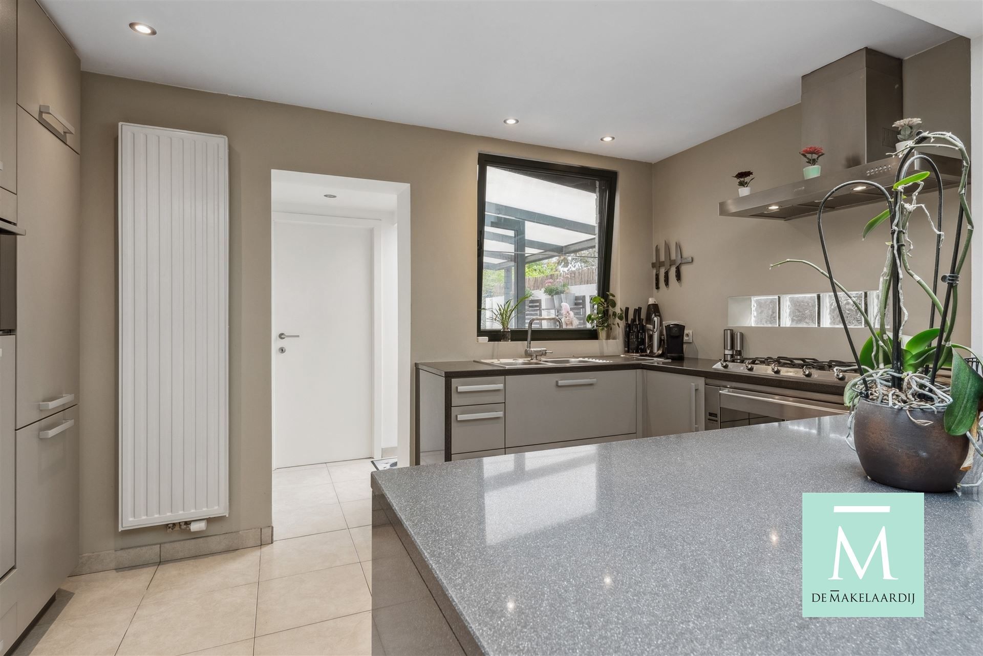 Instapklare woning met 3 Slaapkamers in SK-Wave foto 10