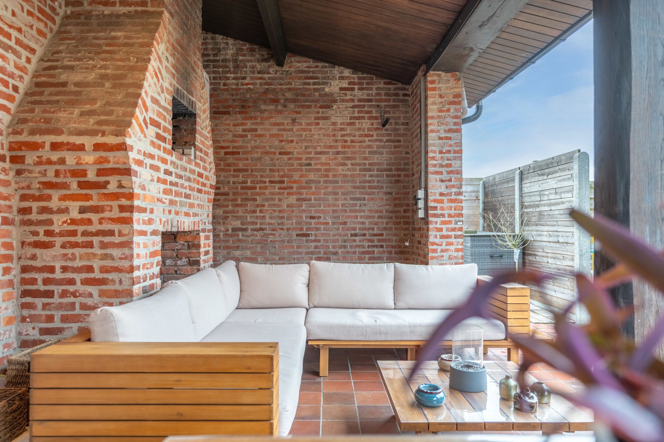 Instapklare gezinswoning met 5 slpks en 2 bdks te Vosselaar. foto 2