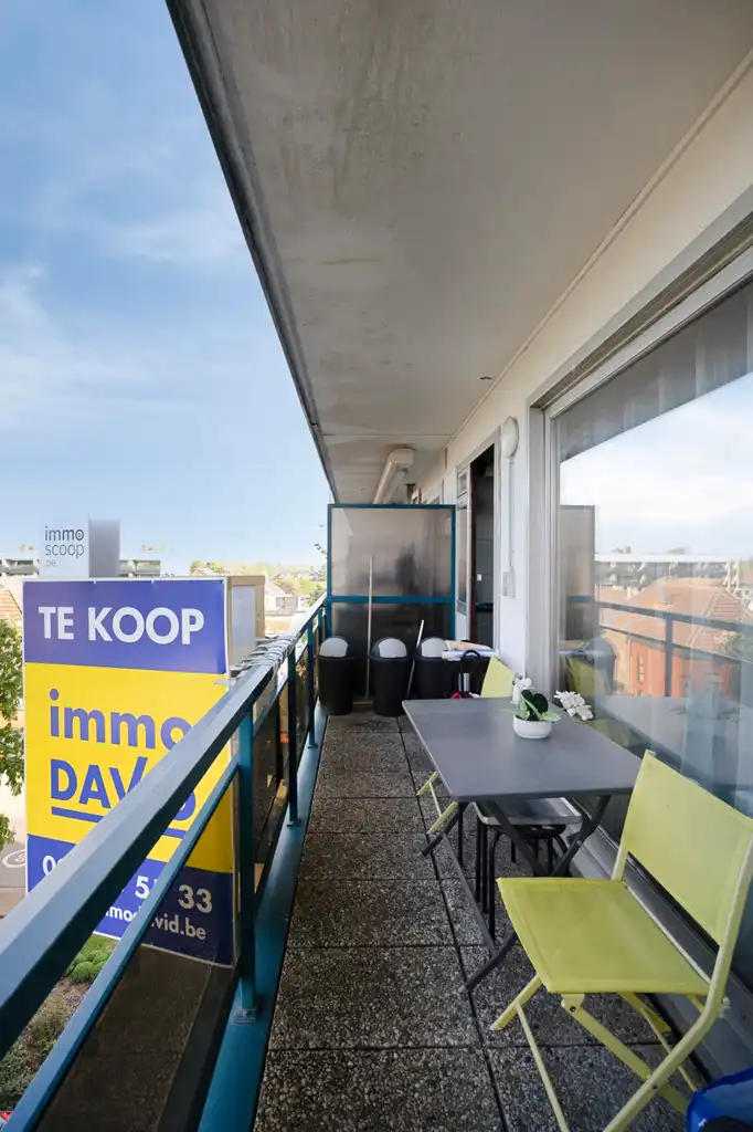 Gerenoveerd appartement met twee slaapkamers en parking foto 17