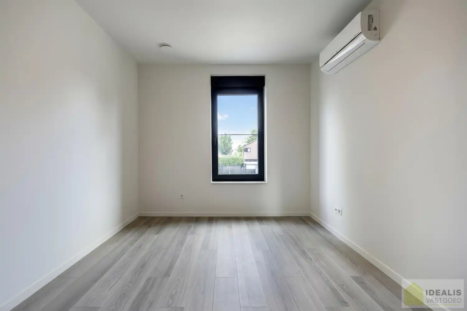 PRACHTIGE NIEUWBOUWWONING (2% REGISTRATIERECHTEN MOGELIJK!) MET EEN HEERLIJK LICHTRIJKE WOONKAMER MET OPEN KEUKEN, RUIME BERGING, BUREEL, 3 SLAAPKAMERS, RUIME DRESSING EN RUIME BADKAMER VOORZIEN VAN ALLE COMFORT! EEN HEERLIJK RUIM HUIS MET EEN NAAR WENS AAN TE LEGGEN TUIN, OP EEN GEGEERDE LOCATIE NABIJ HET CENTRUM VAN PEER! foto 36