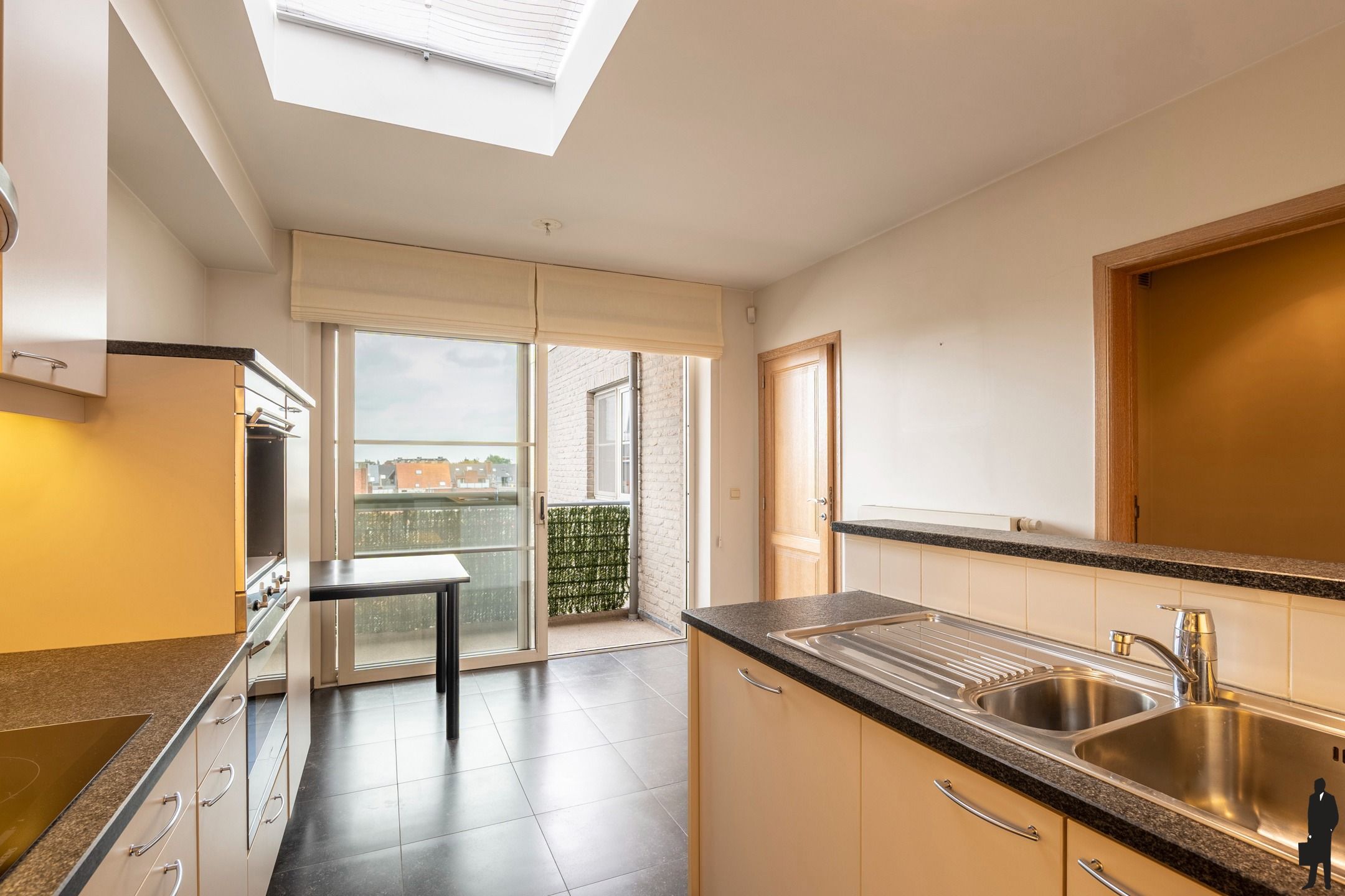 Lichtrijk appartement van ca. 147 m² met 3 slaapkamers foto 8