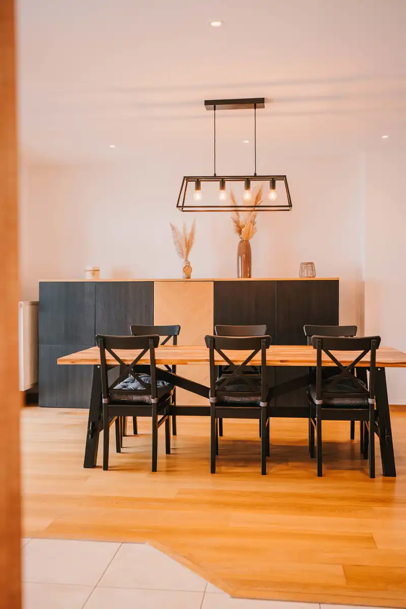 Ruime gezinswoning met 4 slaapkamers en bureau op toplocatie foto 13