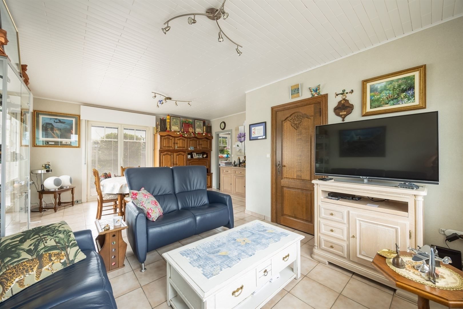 Woning met 3 slaapkamers in een rustige straat foto 4