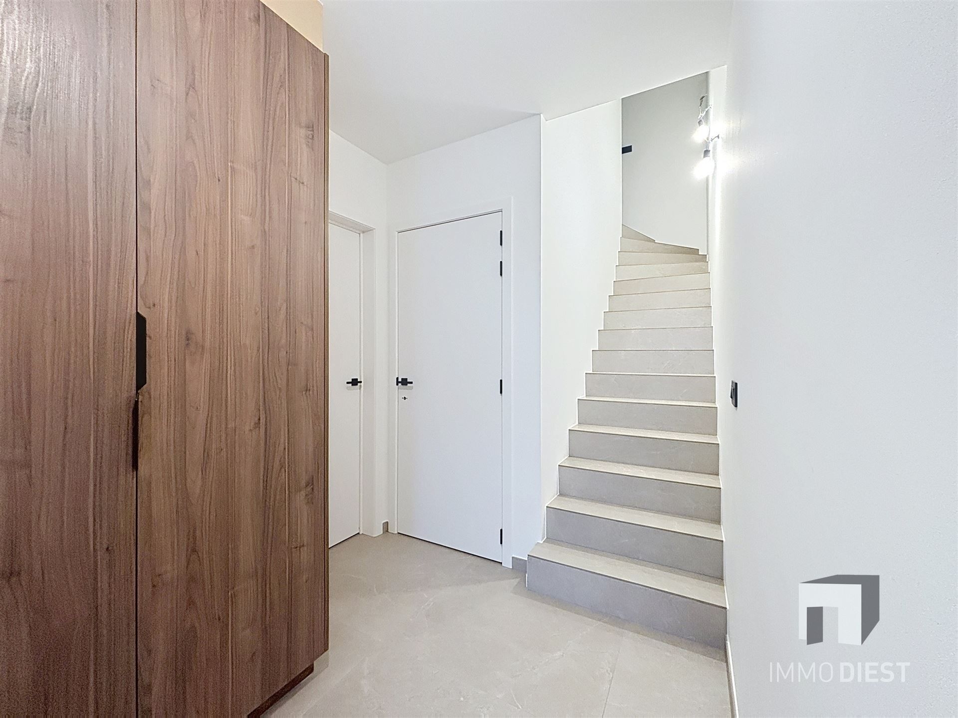 Nieuwbouw woninge met 5slaapkamers foto 15