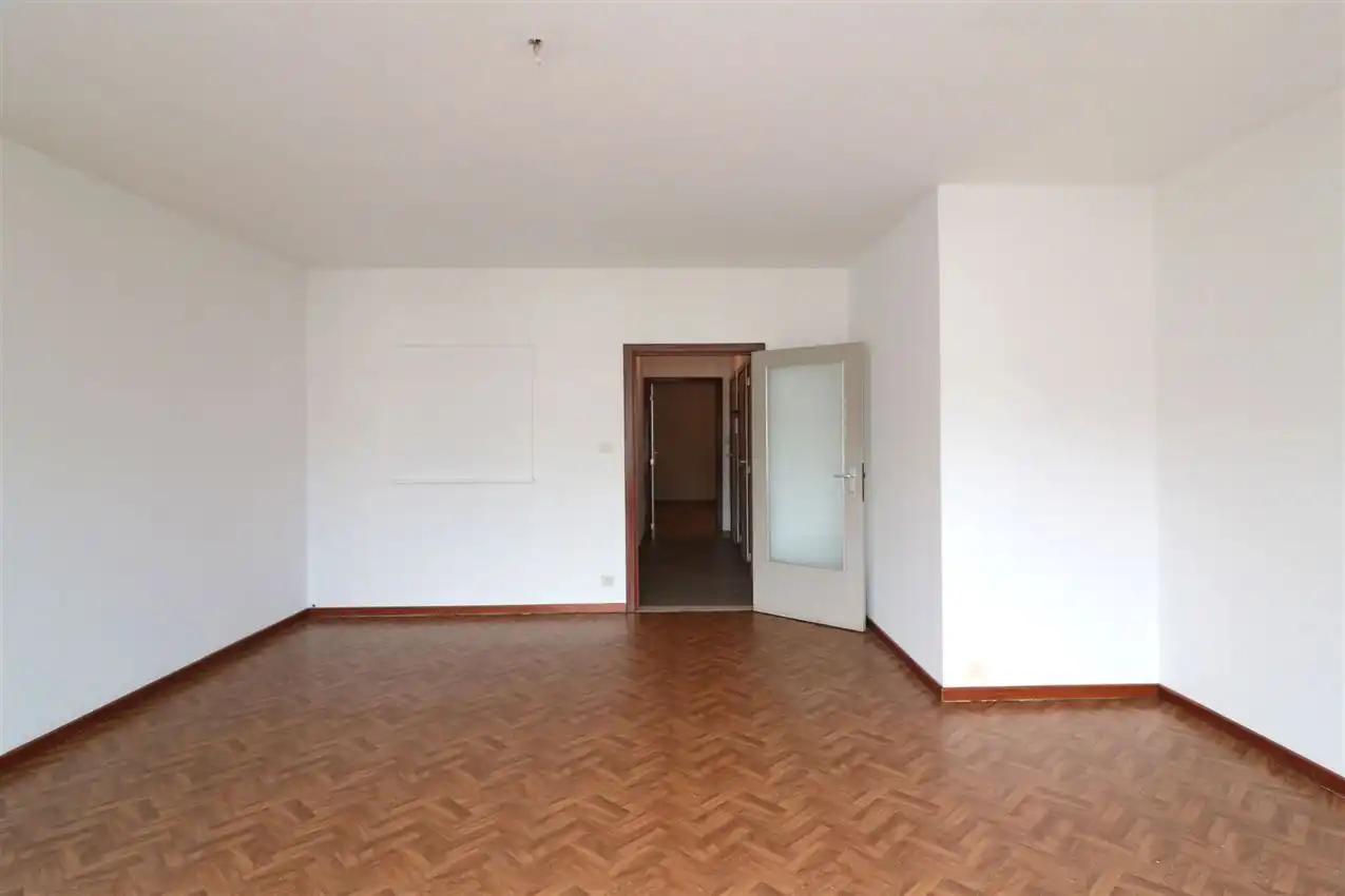 Opbrengsteigendom (handel & 4 app) op toplocatie foto 71