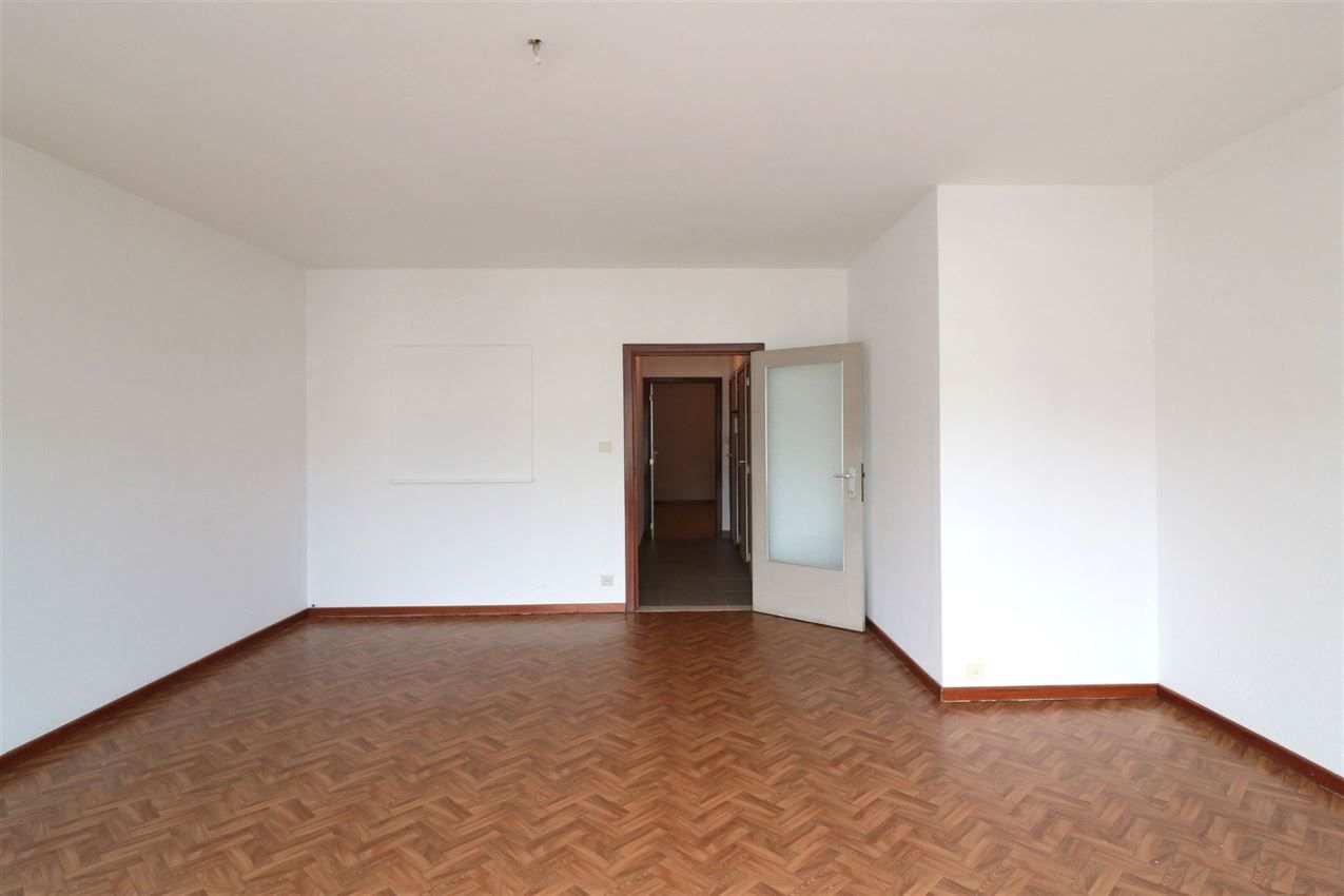 Opbrengsteigendom (handel & 4 app) op toplocatie foto 71