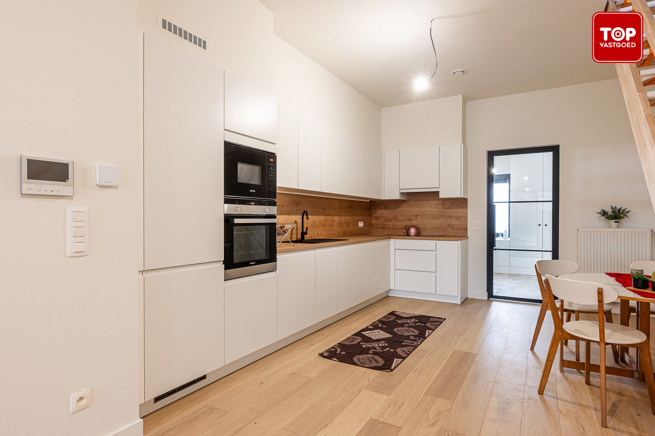 Top gerenoveerde gezinswoning in Mariakerke foto 8