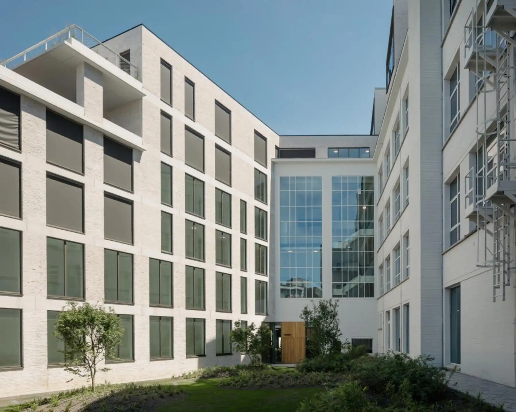 INSTAPKLAAR BEN-APPARTEMENT 100m², MET 2 SLAAPKAMERS foto 12