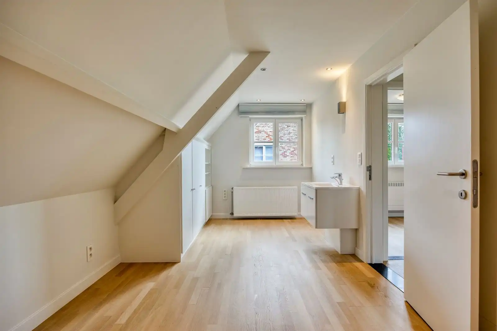 Prachtige open bebouwing met 3 slaapkamers, bureau en ruime tuin op toplocatie te Lint foto 25