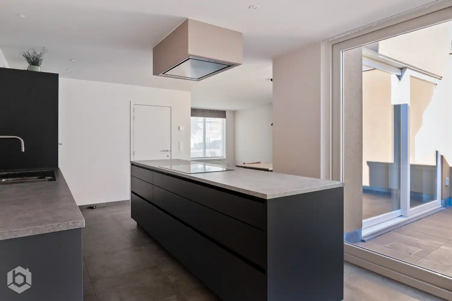 Instapklare woning met 3 slaapkamers en tuin nabij centrum Mechelen foto 8