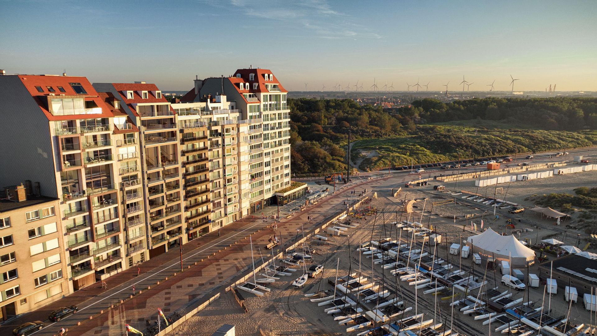 Adembenemende nieuwbouw mezzanine met frontaal zeezicht foto 2