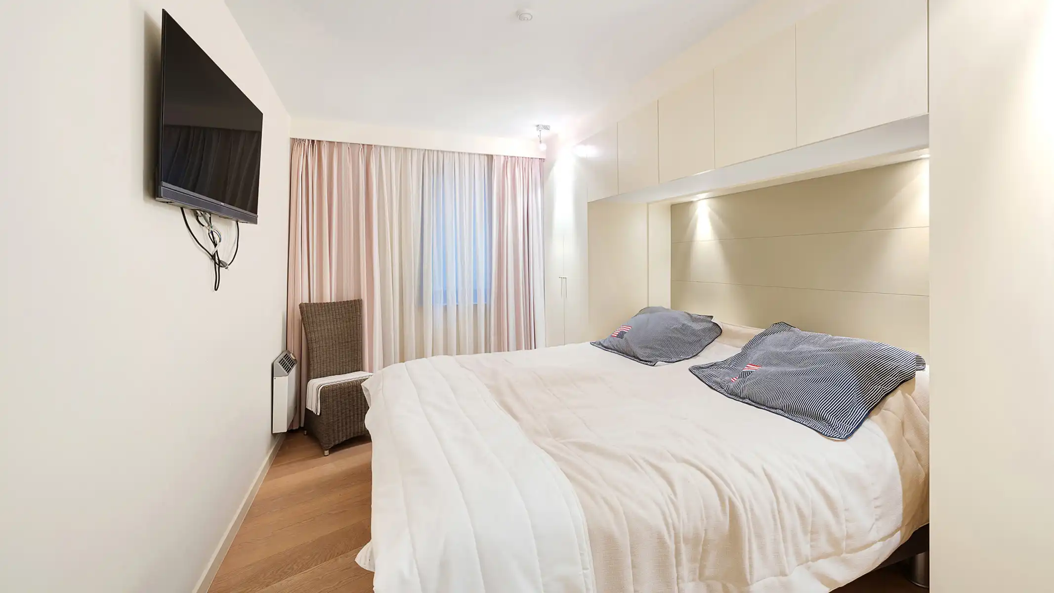 appartement in het Zoute met breed zijdelings zeezicht foto 10