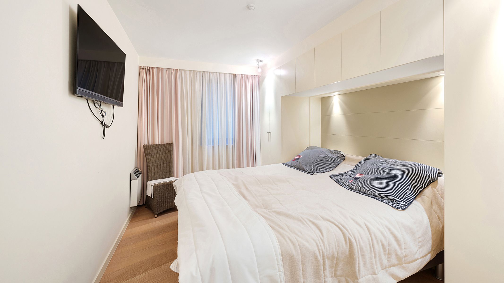 appartement in het Zoute met breed zijdelings zeezicht foto 10