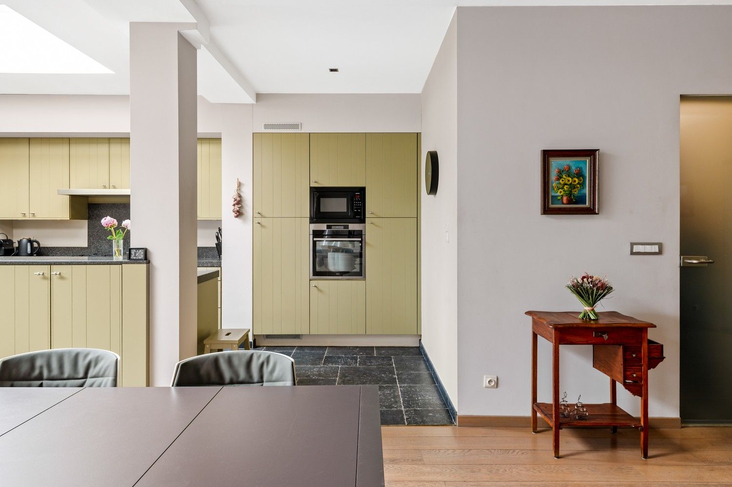 Lichtrijke, goed onderhouden woning met grote tuin nabij centrum Wijnegem foto 6