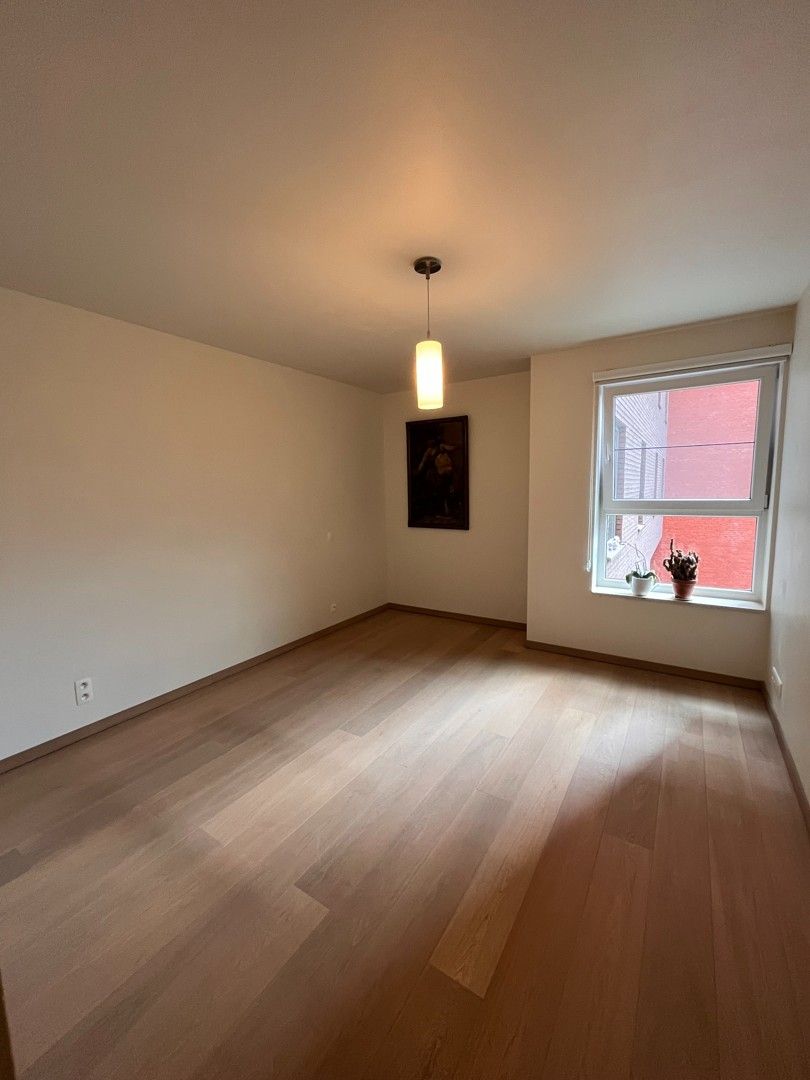 Zeer aangenaam 2-slaapkamerappartement met ruim terras en open zicht te Dok Noord foto 11