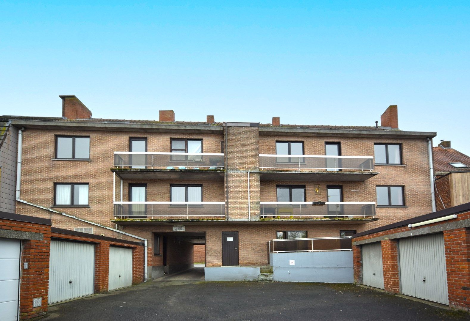 APPARTEMENT MET TWEE SLAAPKAMERS NABIJ CENTRUM IEPER foto 11