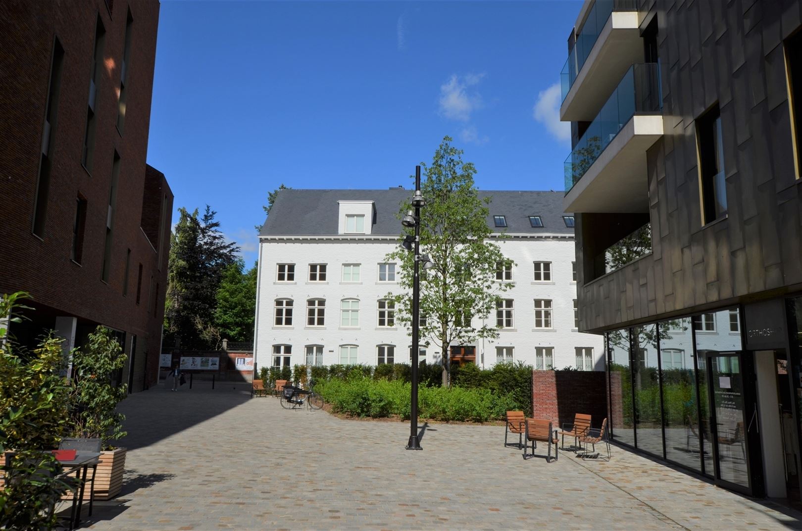 Lichtrijke serviceflat onder registratierechten in Ursulinenhof foto 4