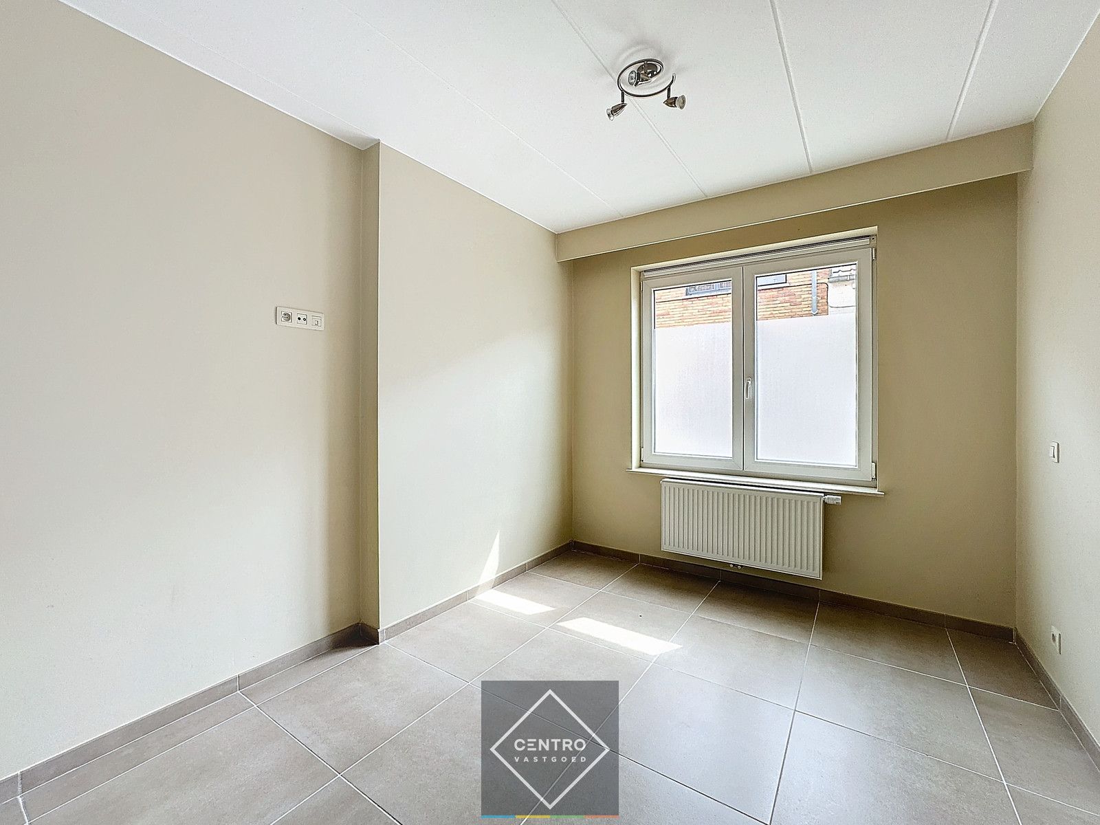 Ruime ENERGIEZUINIGE woning met 2 slpks én met DUBBELE garage! foto 15