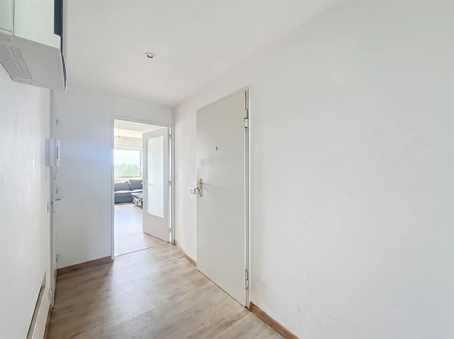 Instapklaar appartement met 2 slaapkamers en garage op toplocatie in Linkeroever! foto 6