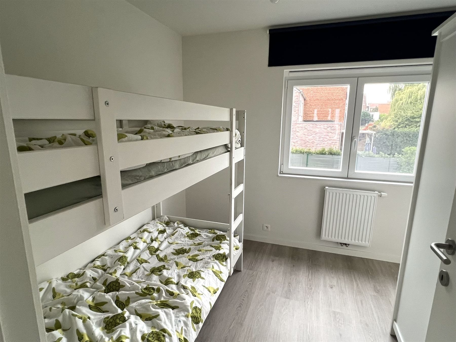 Aangename nieuwbouw woning met garage en tuin foto 8