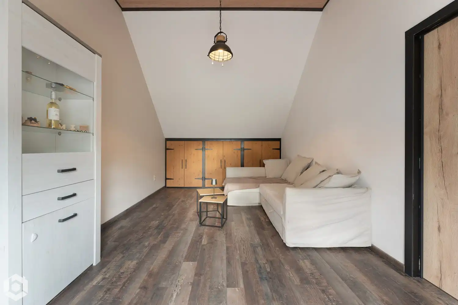 Prachtige gerenoveerde ruime woning in een groen kader foto 12