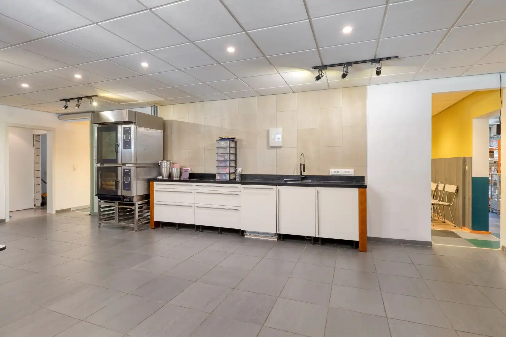 Commercieel handelspand op toplocatie met opsplitsingsmogelijkheden !  foto 9