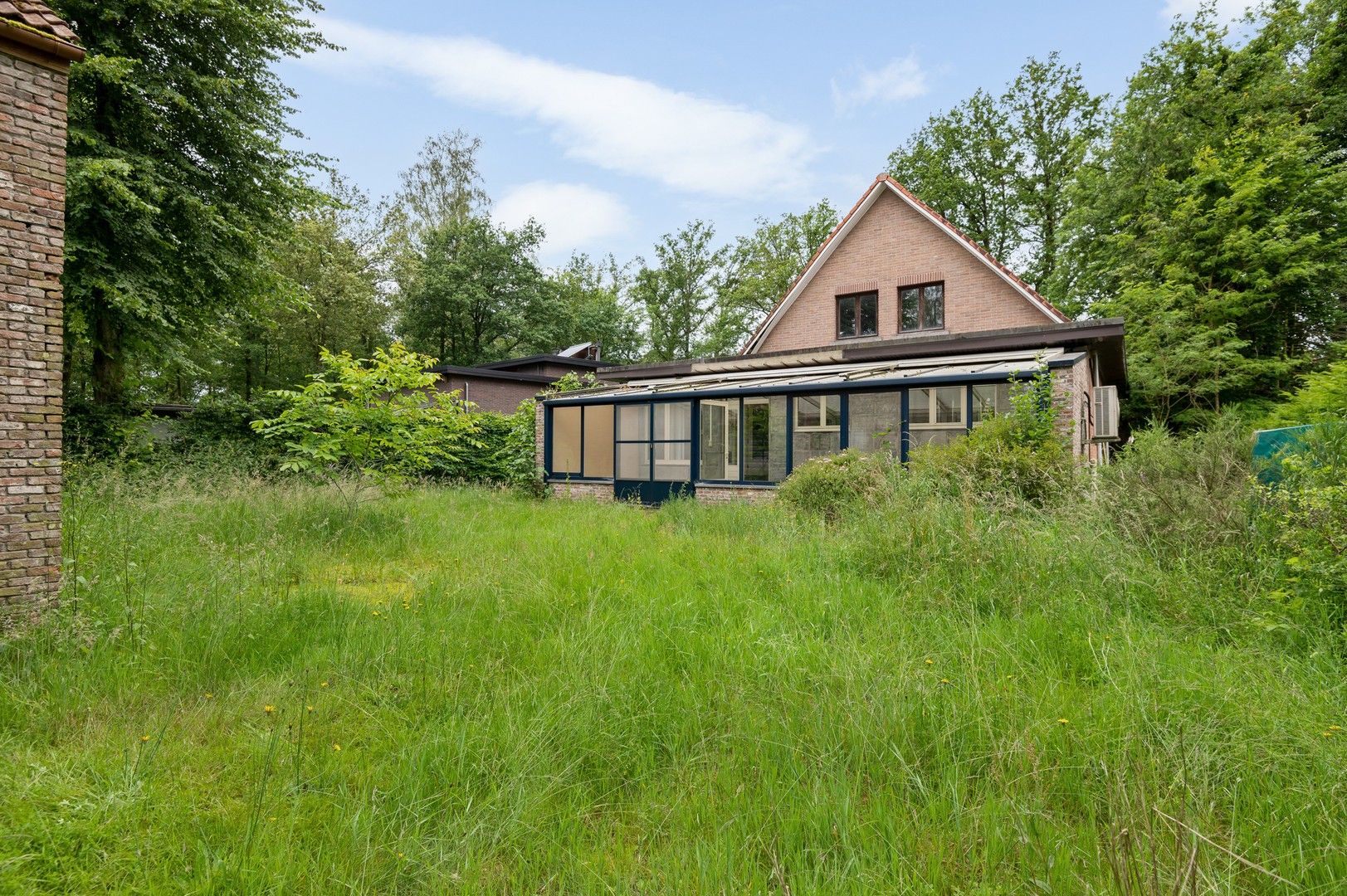 Vrijstaande woning en bijgebouw op prachtig domein 2.400 m² foto 11