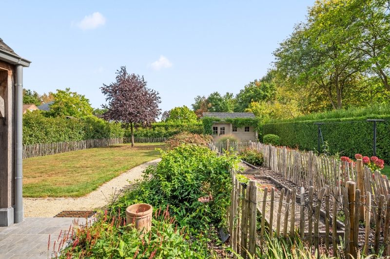 Villa van 319m² in pastorale stijl op 10a16ca foto 36