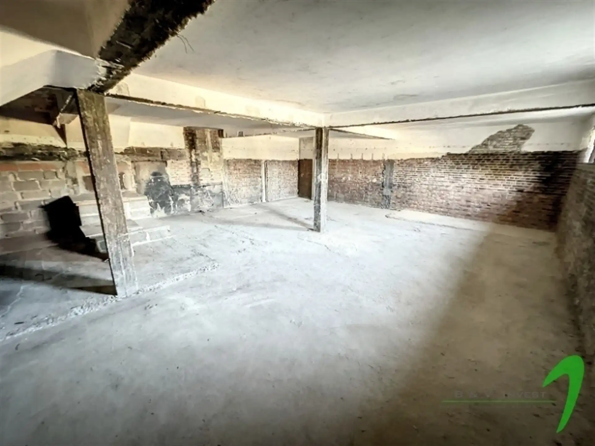 Unieke commerciële kans - Voormalige cinemazaal met ongelooflijke mogelijkheden foto {{pictureIndex}}