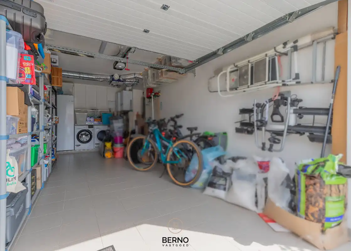 Recente en instapklare woning uit 2021 met ruim terras foto 15