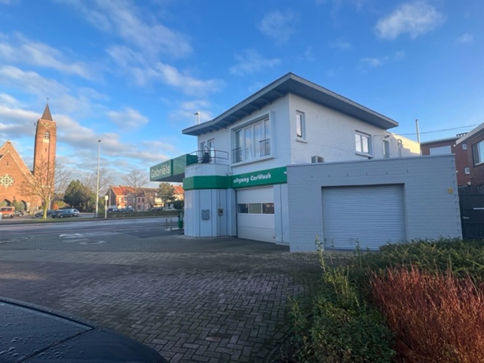 Tankstation met winkel & gebouw foto 4
