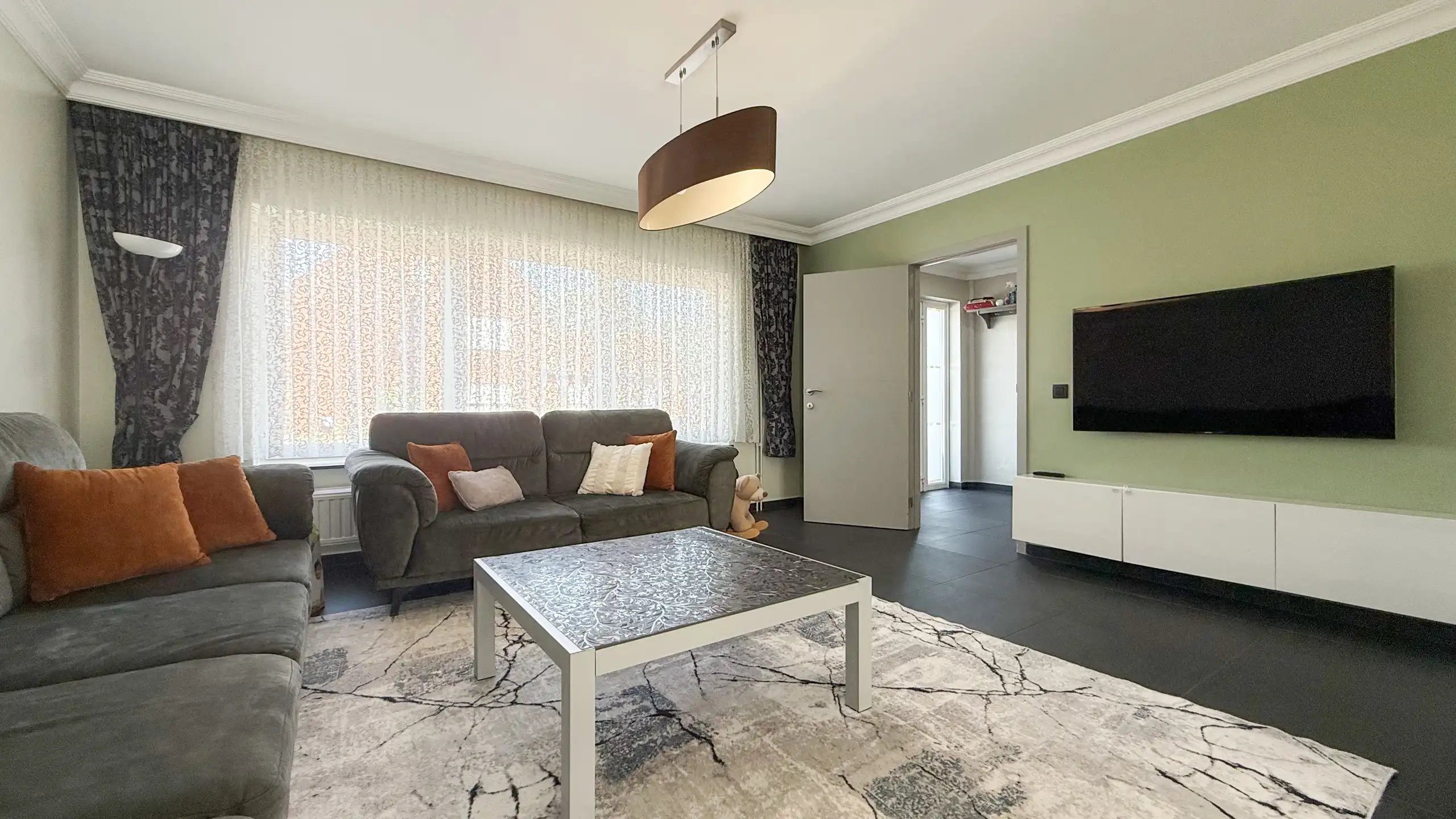 Instapklare woning met 3slpks, kelder en mooie tuin in Ham! foto 4
