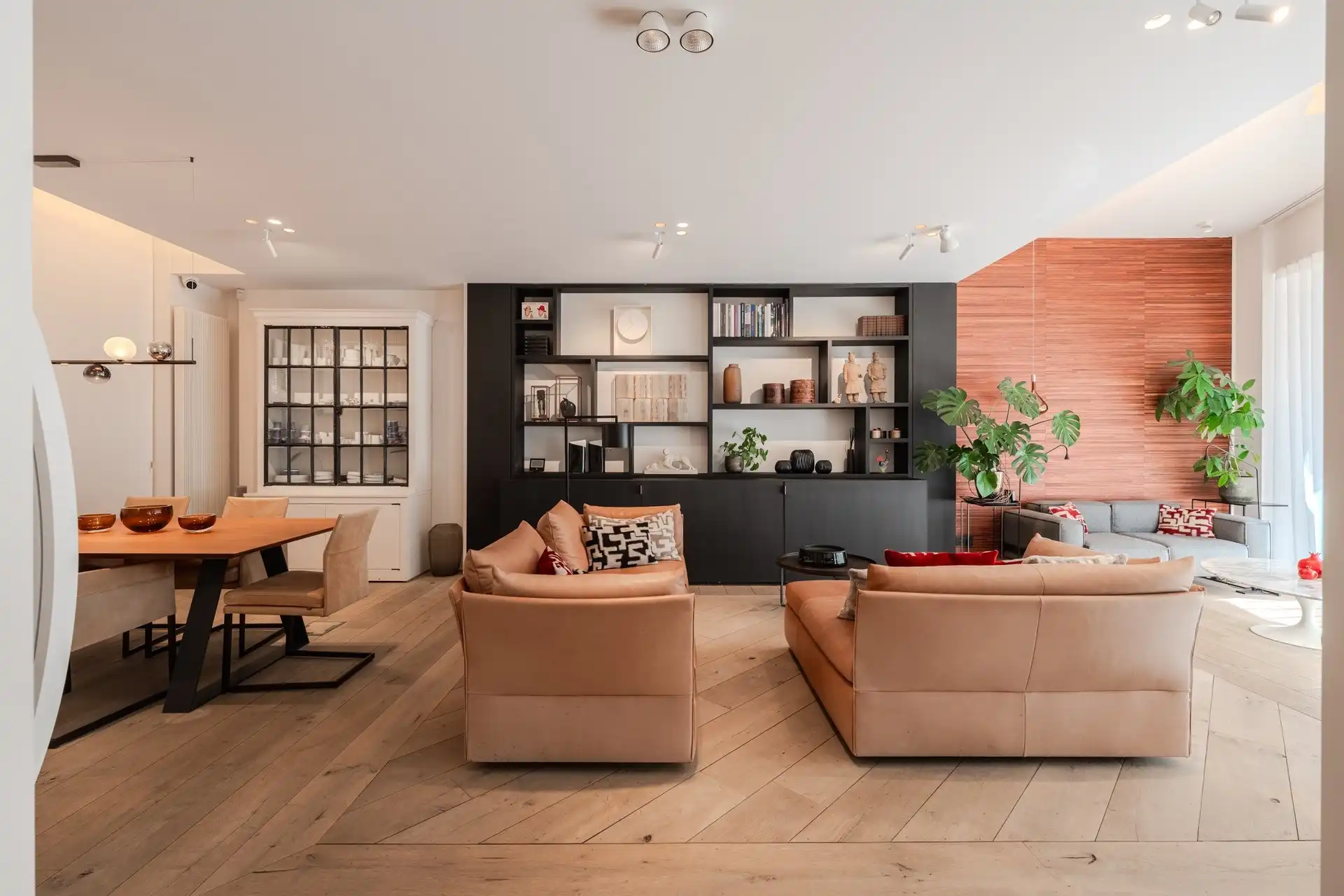 Exclusief en uitzonderlijk lichtrijk designappartement in het hart van Knokke-Zoute foto 2