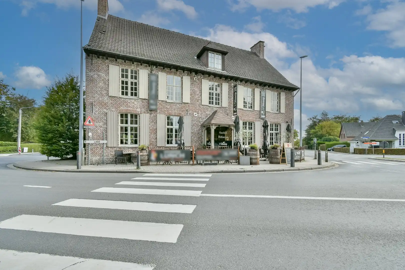 Multifunctionele eigendom met appartementen en handelszaken! foto 5