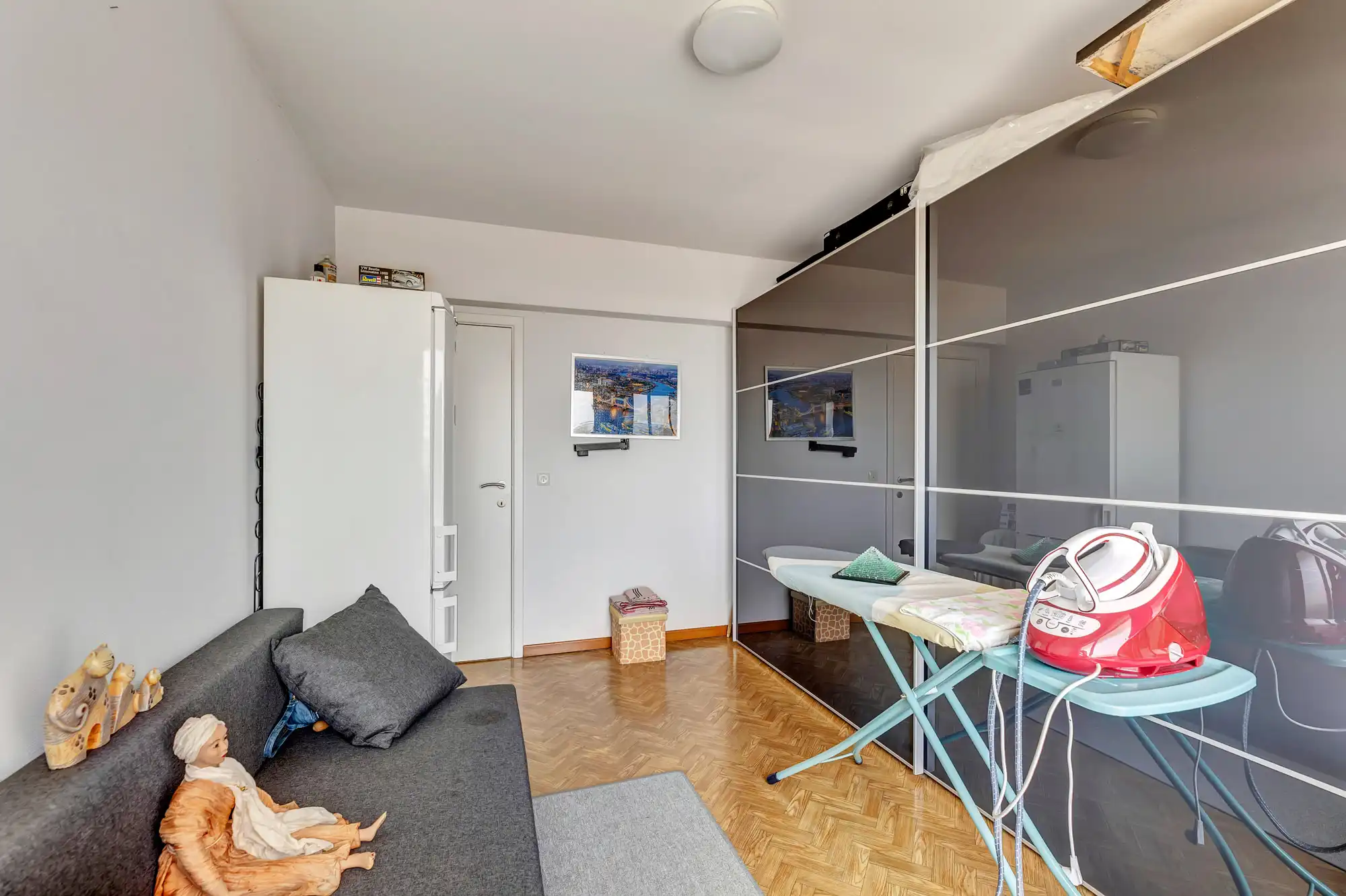 Twee slaapkamer appartement nabij centrum Denderleeuw foto 14