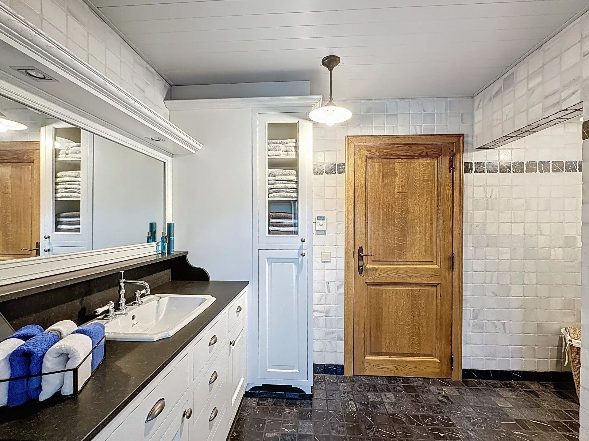 Zeer verzorgde landelijke woning op prachtig perceel met 3 slaapkamers en 2 badkamers. foto 24