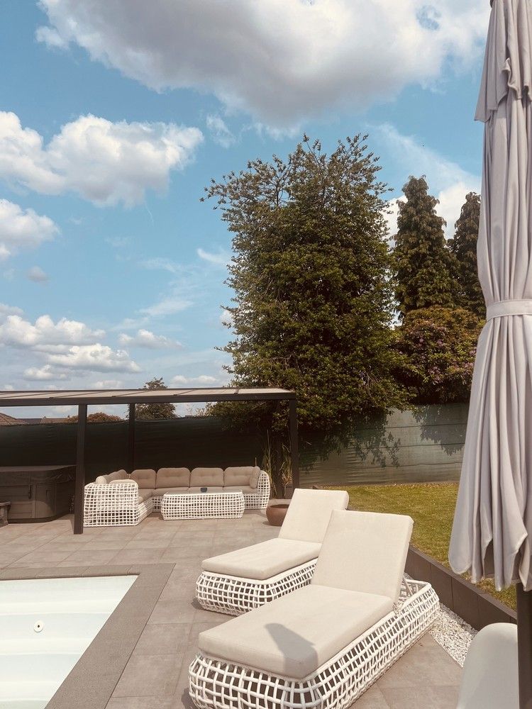 Smaakvol gerenoveerde villa met zwembad en poolhouse foto 28