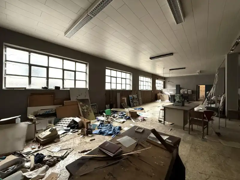 Ruime loods met tal van mogelijkheden foto 13