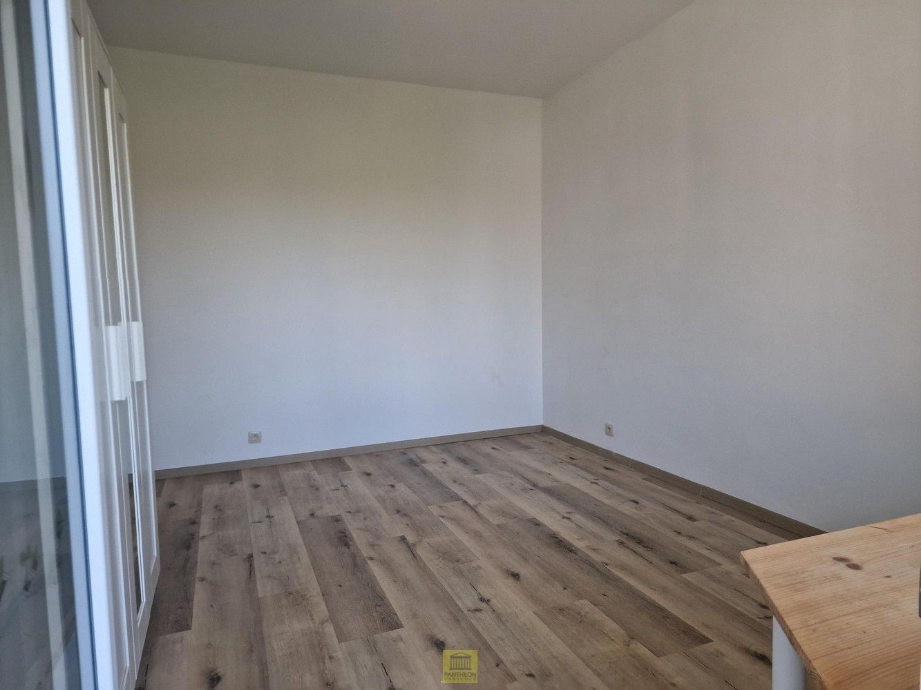 Modern en lichtrijk appartement te huur op toplocatie in Gent foto 12
