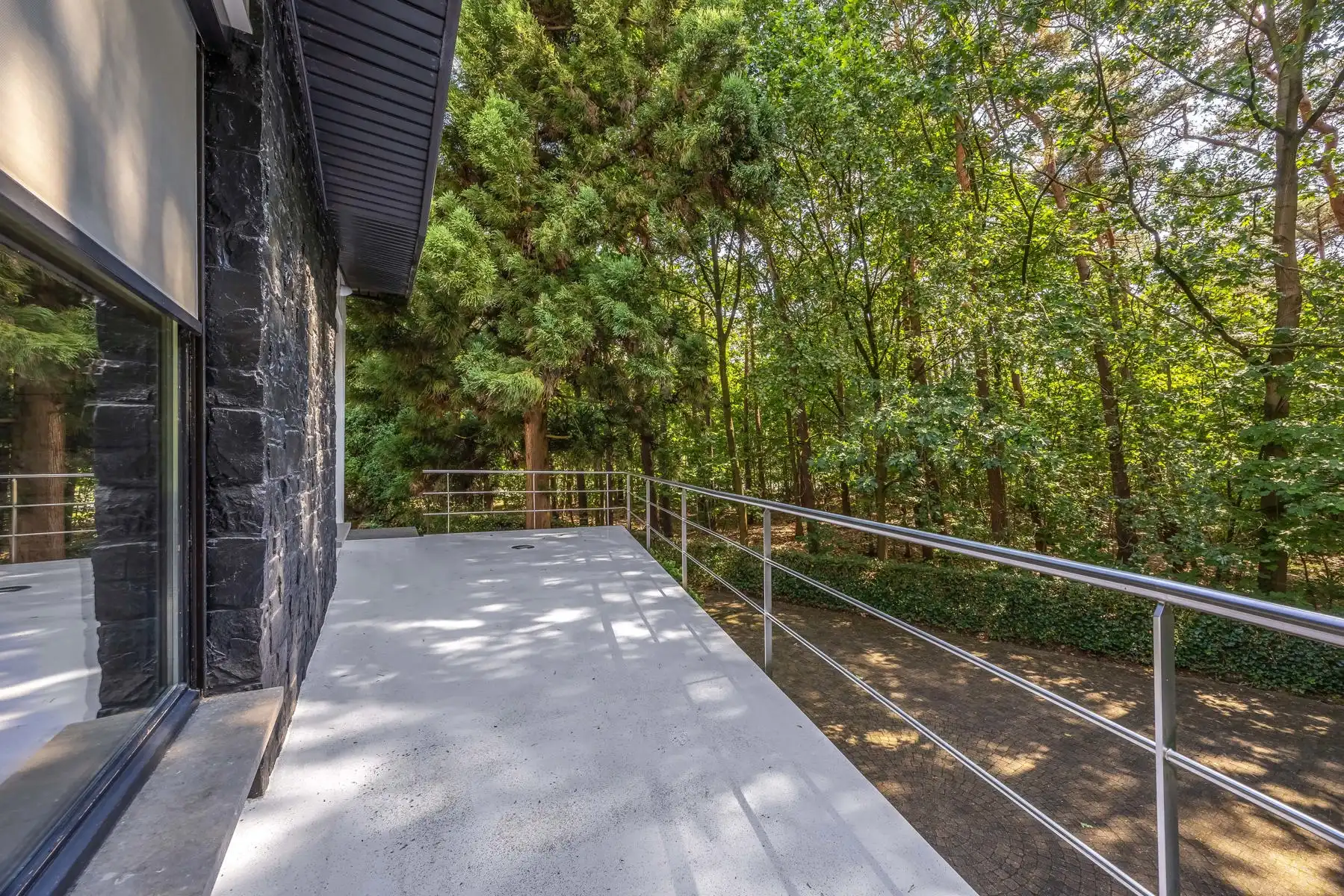 Modernistische villa op 9.957 m² met veel privacy foto 28