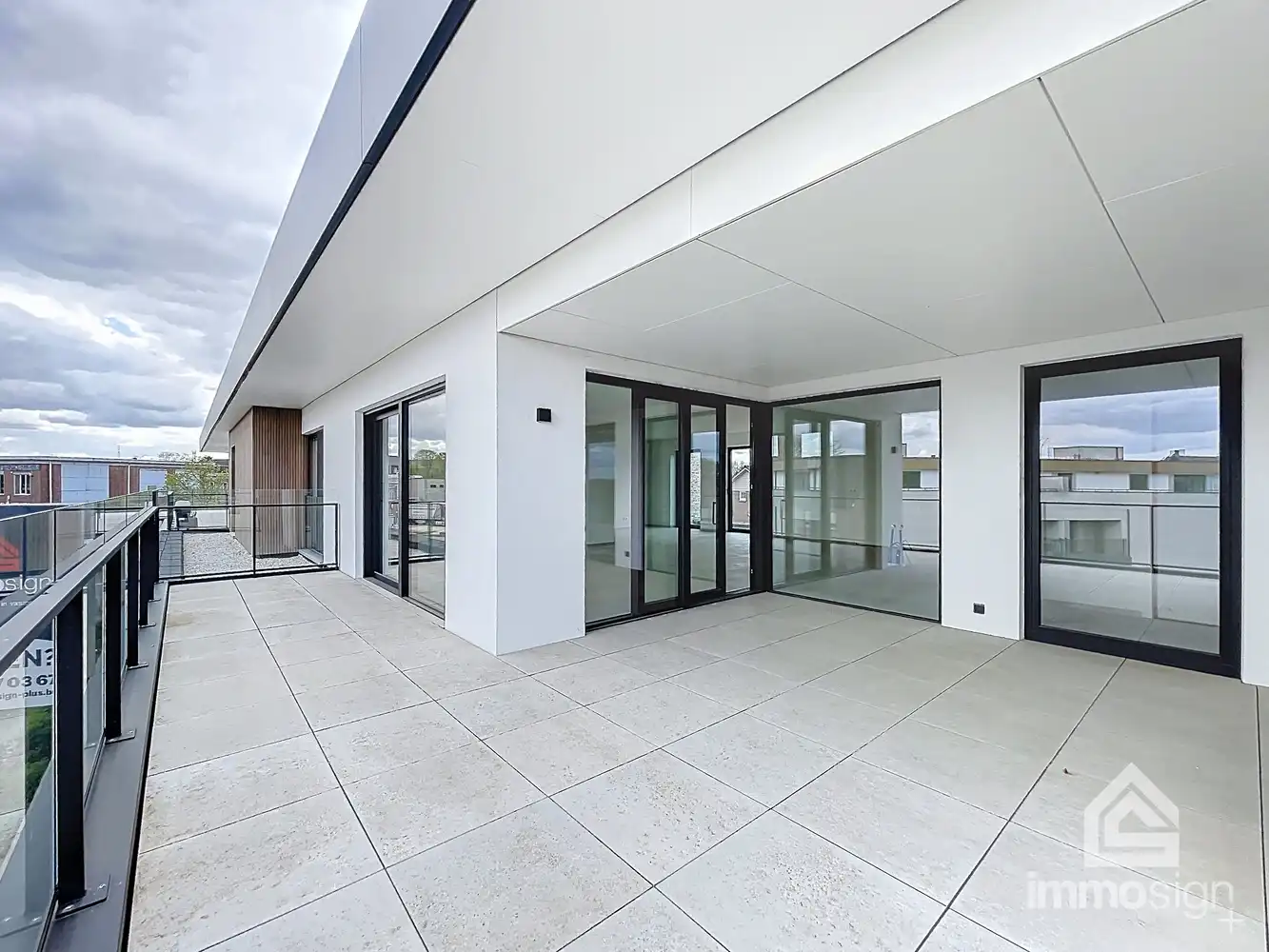 Instapklaar penthouse met 2 slaapkamers, ruim terras, 2 parkeerplaatsen en berging te Kinrooi foto 8