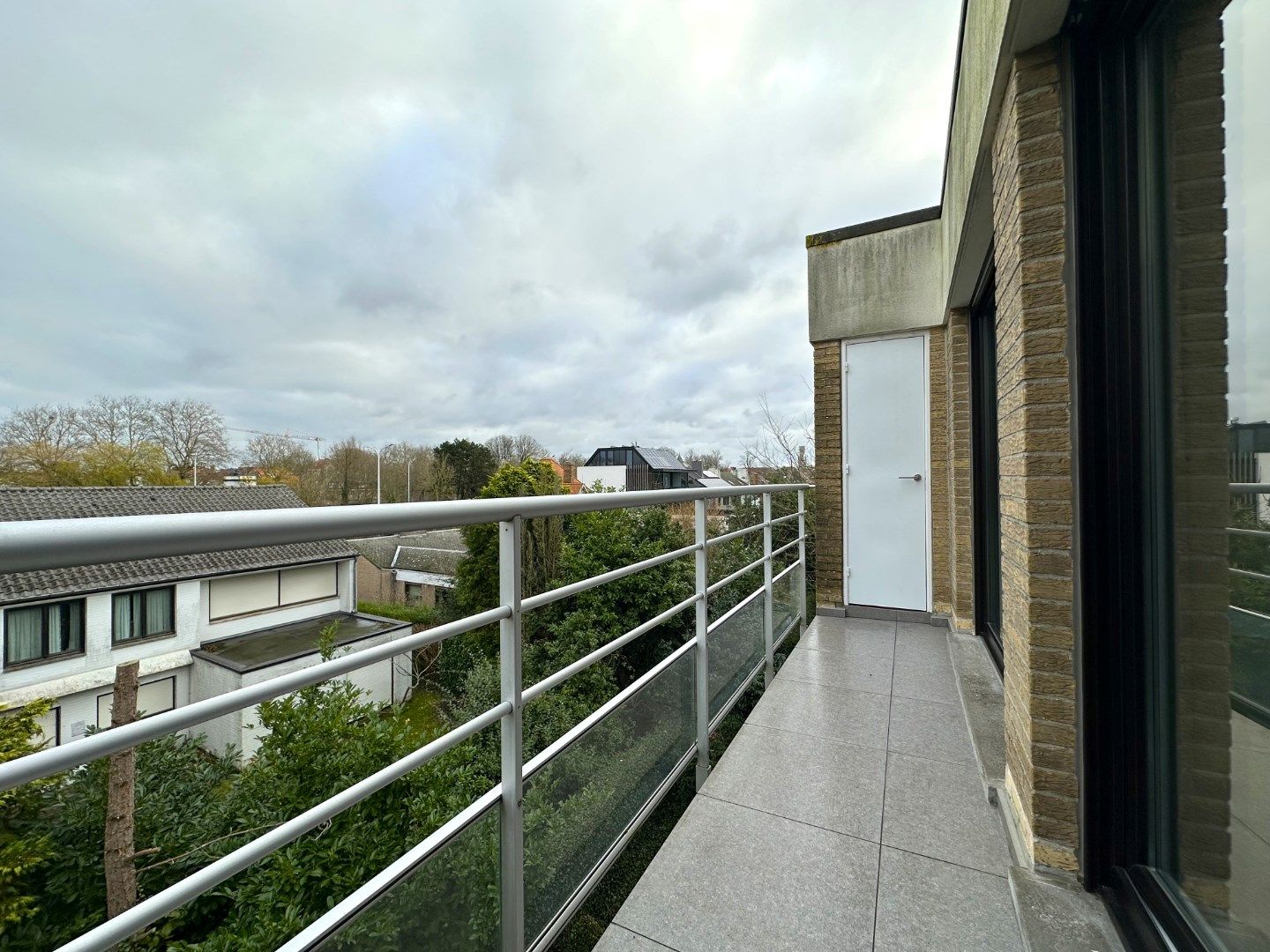 Lichtrijk appartement met drie slaapkamers foto 16