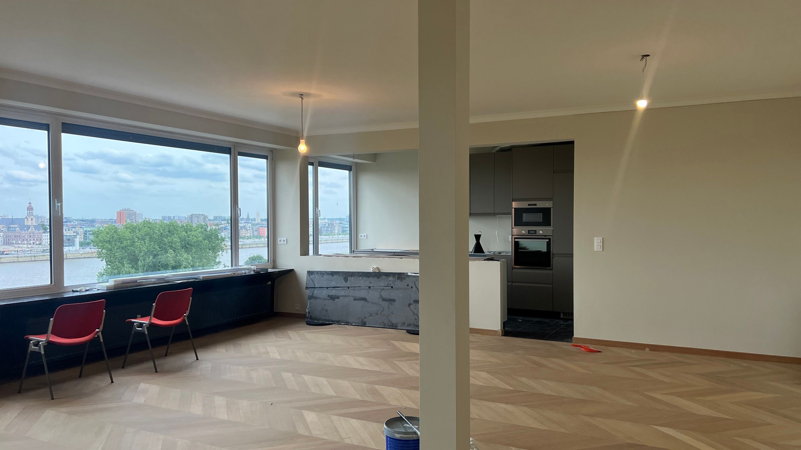 ANTWERPEN -  Royaal appartement met uitzicht over de Schelde foto {{pictureIndex}}