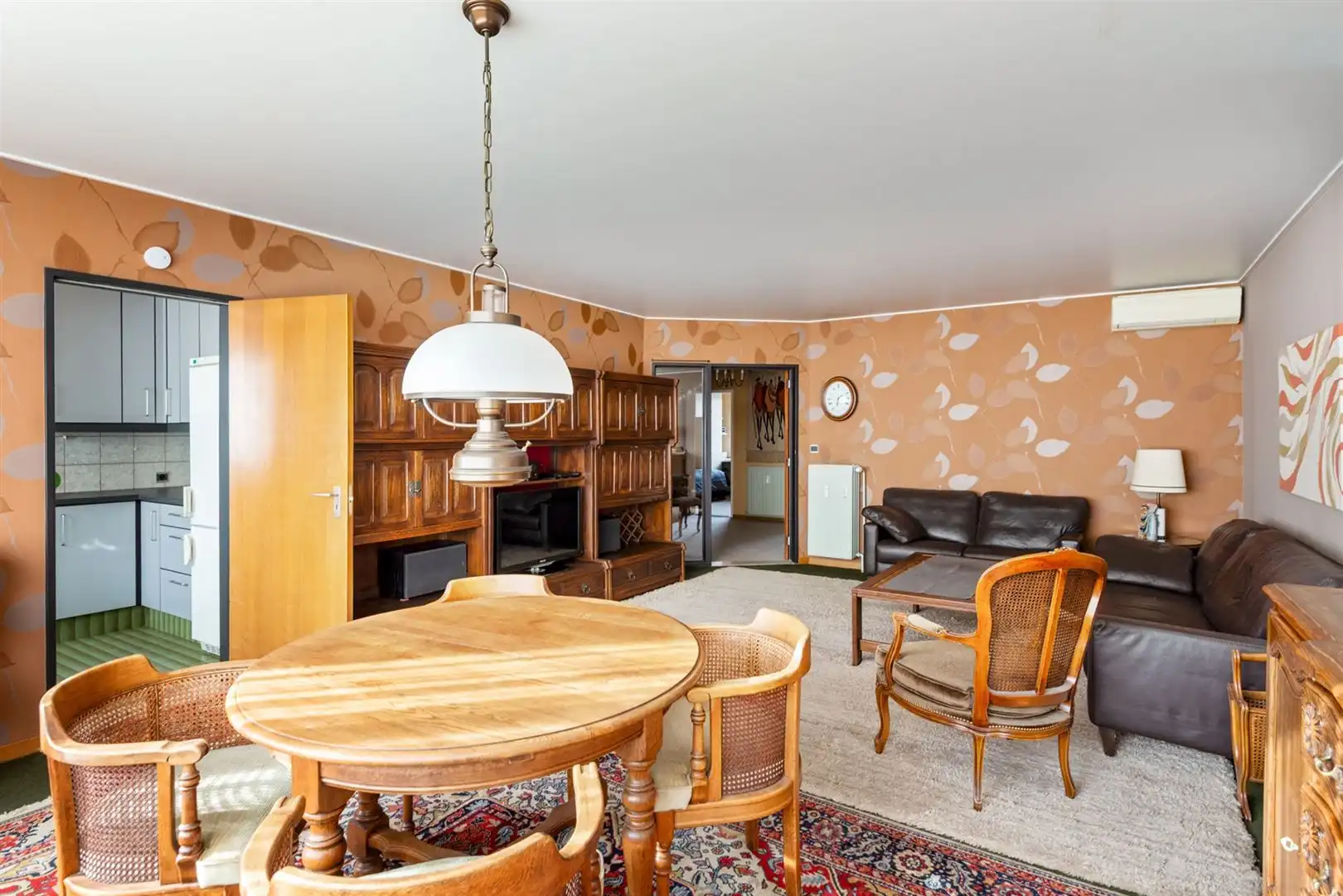 Ruim gelijkvloers appartement met tuin en garagebox foto 7