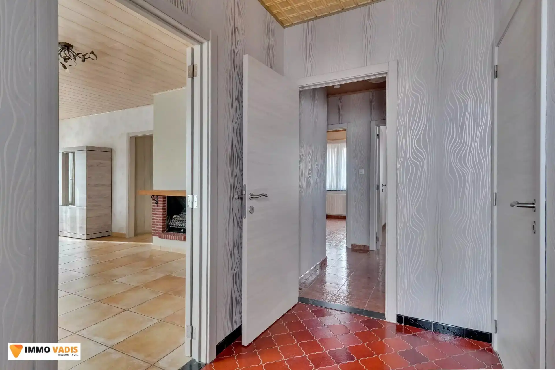 Goed onderhouden vrijstaande woning, met 3 slaapkamers, tuin en inpandige garage foto 8