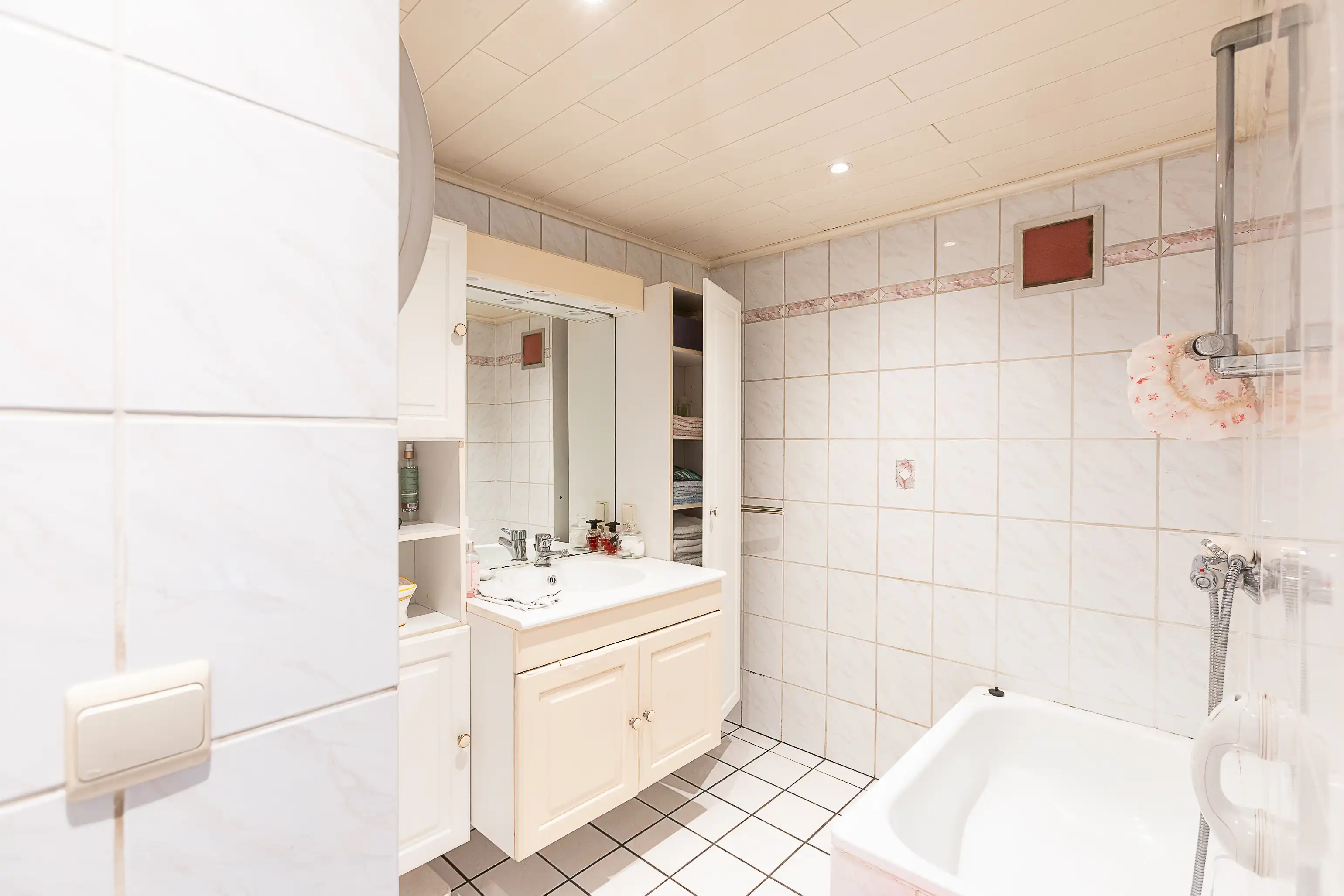 Te renoveren woning met prachtige tuin aan Drongengoedbos foto 12