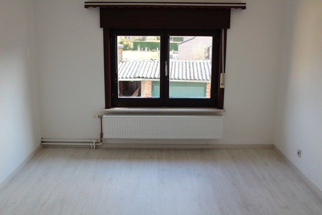 Woning 3 slpk + bureau met mooie tuin en garage foto 9