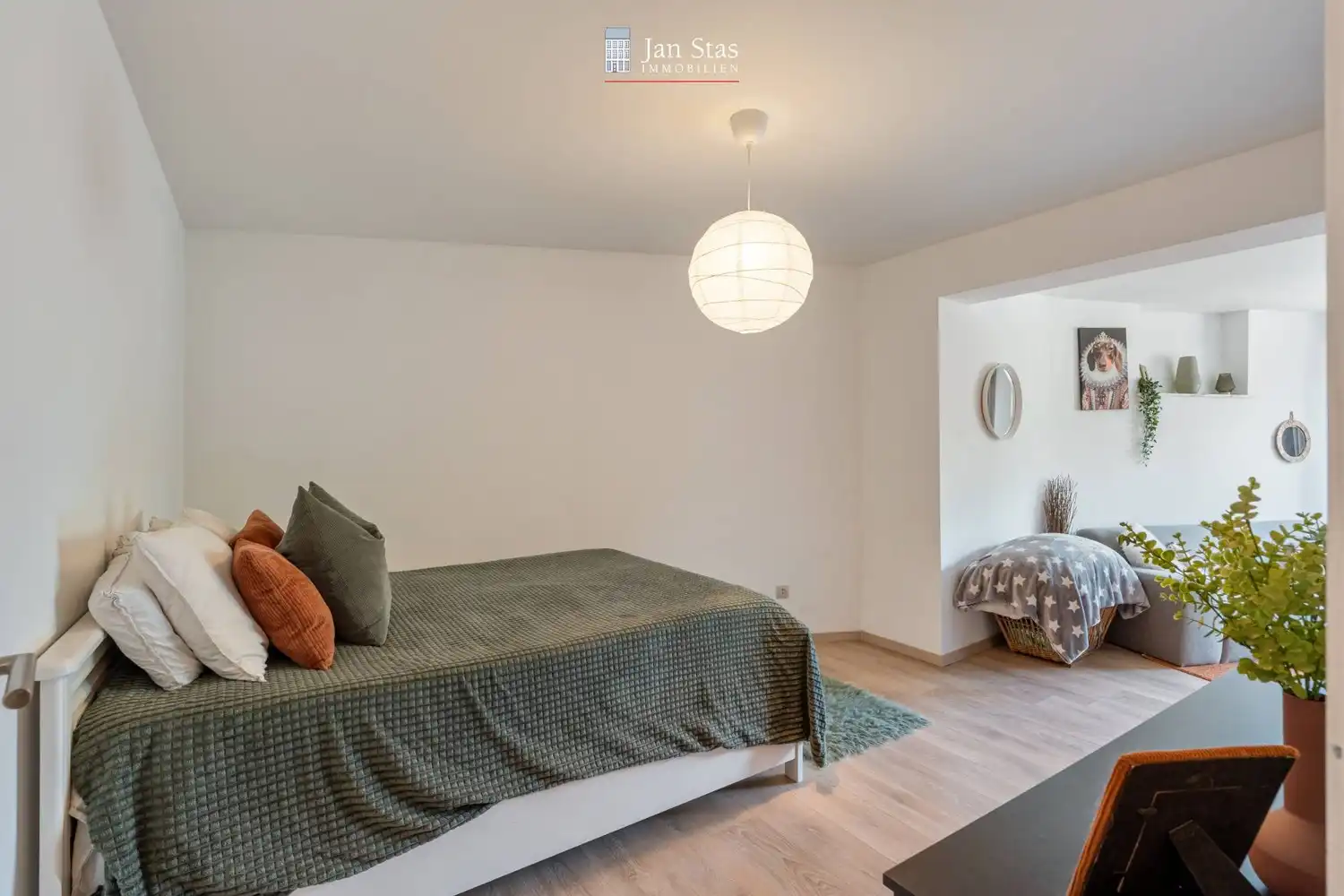 Instapklaar en ruim appartement met 2 slaapkamers en 3 garageboxen nabij de Keizersberg te Leuven ! foto 15